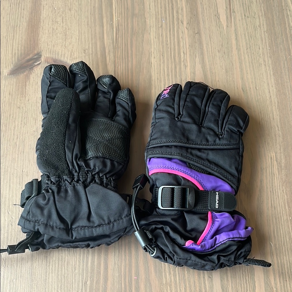 Black and Purple Winter Gloves